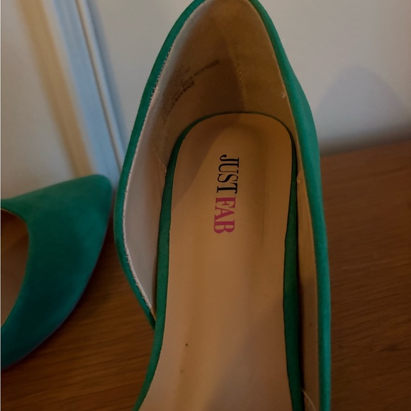 JustFab Green Heels Elegant Suede Pumps - Picture 2 of 4